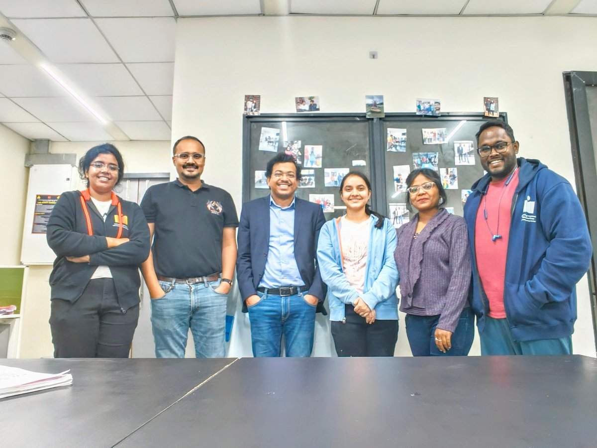 cicg_group's tweet image. Glad to host @CompCatLab (Prof. Bhaskar Mondal). His lecture on “Electronic structure and reactivity of metal nitrenoid species” was truly enlightening. #CASSCF #Electronic structure #Open shell systems #Bioinspired catalysis.@cicg_group @CHYIITH @IITHyderabad @SaurabhKS88