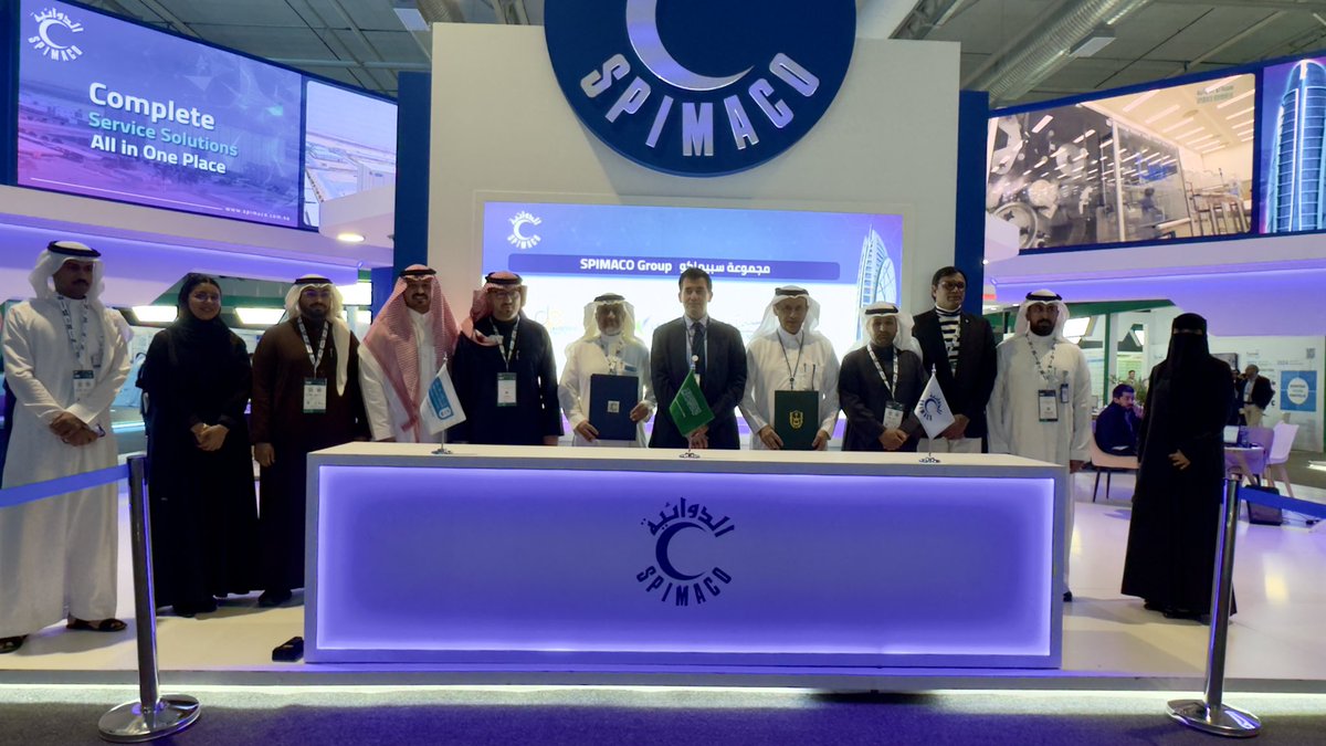 نيابة عن سعادة رئيس #جامعة_الملك_سعود المكلَّف أ.د. عبدالله السلمان..

عميد الدراسات العليا أ.د. هشام الهدلق يوقع اتفاقية تعاون مع الشركة السعودية للصناعات الدوائية والمستلزمات الطبية (سبيماكو الدوائية)، تهدف إلى تنمية وتطوير طلبة الجامعة، وتعزيز التعاون البحثي بين الجانبين.