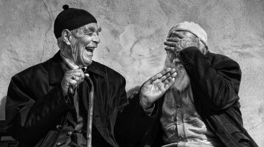 Gönül sırdır dermiş eskiler. Olur olmaz herkesle her şeyin paylaşılamayacağına dair bir şifre sanki.