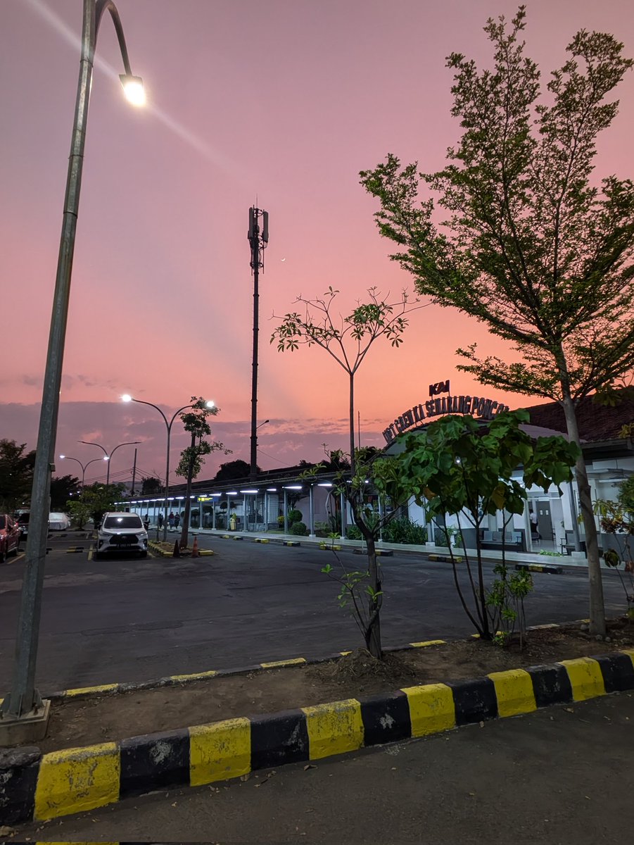 ubay_beee's tweet photo. @tanyakanrl Google Pix 7a. No edit. 
Emg cakep klo biat jepret jepret https://t.co/DSvIYmKr0q