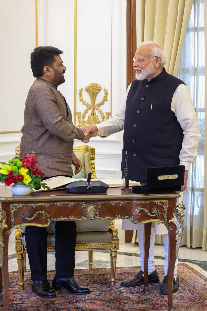 Narendra Modi tweet media