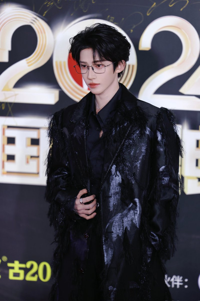 Liuyu_Fanclub's tweet photo. 241216 LIU YU STUDIO Weibo Update

Capturing Liu Yu's sparkling moments of the ceremony.📸

#Liuyu #刘宇 #劉宇 
#リュウユ #리우위 #หลิวอวี่ #LưuVũ
#DomesticTVSeriesCeremony #国剧盛典 
#安徽卫视 #AHTV https://t.co/9IXvvOvqEd