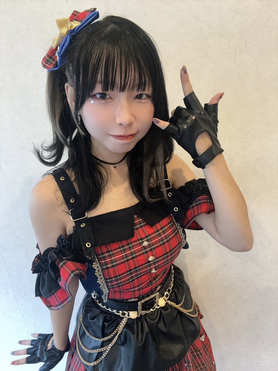 Sparkle_ponzuuu's tweet image. 九州予選ありがとうございました！
福岡大学Sparkle、青色担当のぽんずです⛓
去年は届かなかった決勝への切符が掴めて本当に良かった‼️
次こそ決勝で爪痕残します🤟

#すぱくるちゃん
 #Sparkleの覚悟の証拠
 #すぱくるちゃんと描いた夢
 #ユニドル2425冬
 #UNIDOL九州