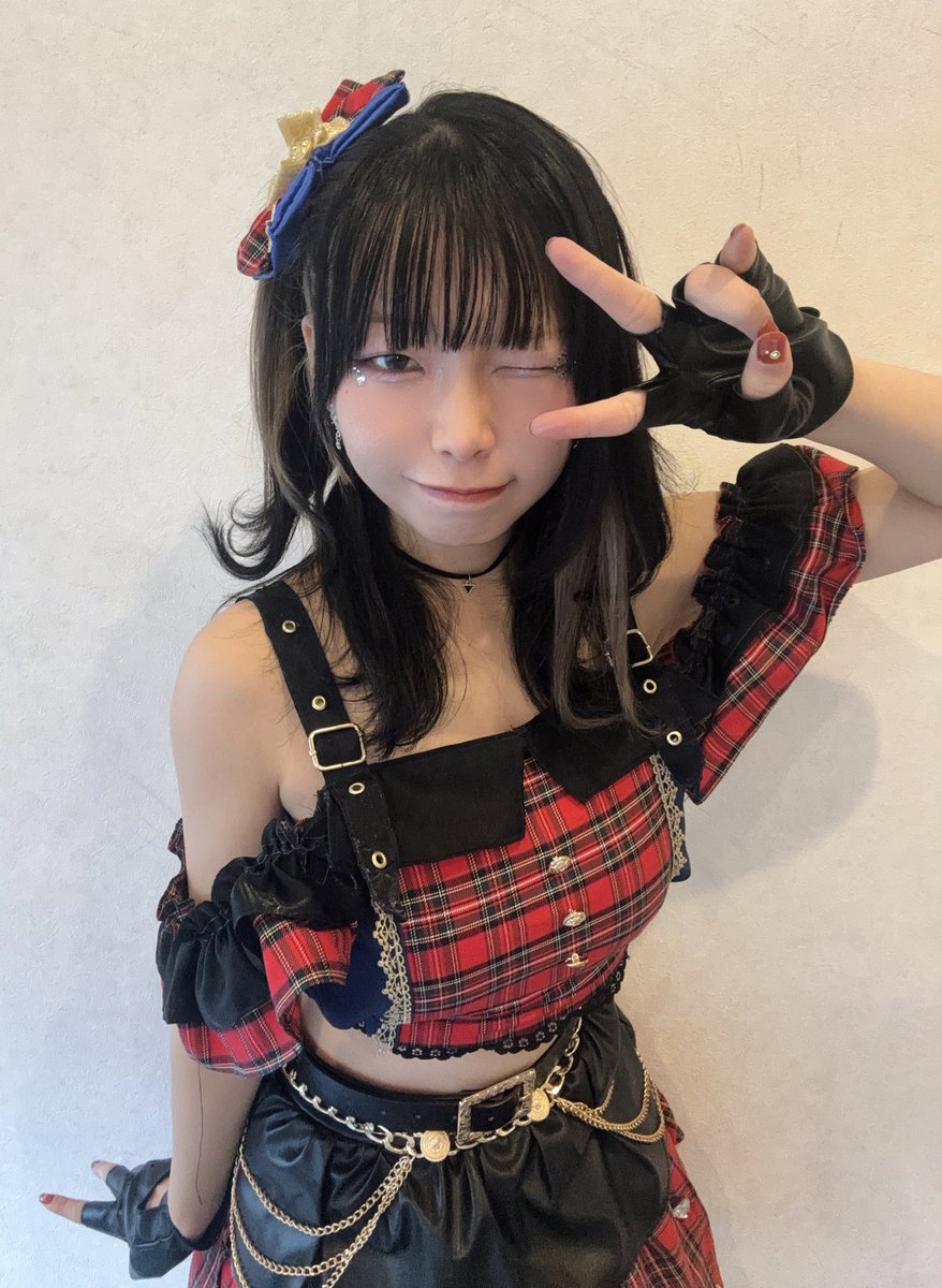 Sparkle_ponzuuu's tweet image. 九州予選ありがとうございました！
福岡大学Sparkle、青色担当のぽんずです⛓
去年は届かなかった決勝への切符が掴めて本当に良かった‼️
次こそ決勝で爪痕残します🤟

#すぱくるちゃん
 #Sparkleの覚悟の証拠
 #すぱくるちゃんと描いた夢
 #ユニドル2425冬
 #UNIDOL九州