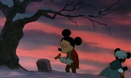 DisneyReact's tweet image. Poco se habla de lo fuerte que fue ver a un personaje como Mickey Mouse en una de las situaciones más duras que puede vivir un ser humano: enterrando a un hijo