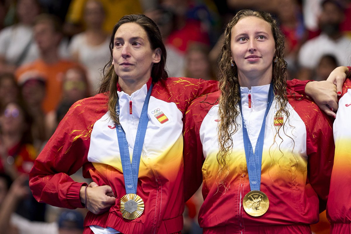 COE_es's tweet photo. 🫶 𝐆𝐑𝐀𝐂𝐈𝐀𝐒 𝐋𝐀𝐔𝐑𝐀 🫶

🤽‍♀️ @lauraesterwp dice adiós al waterpolo, pero el legado que deja quedará para siempre.
🥇 Incontables medallas y una actitud ejemplar. Gracias por todo lo que le has dado a nuestro deporte.

🤩 ¡Una auténtica 𝗟𝗘𝗬𝗘𝗡𝗗𝗔!

💧 @RFEN_Oficial https://t.co/pfx5K3ba8f
