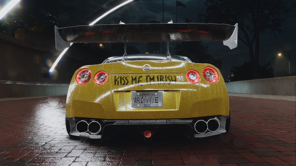 CrimsonSkye01's tweet photo. OMG Ronnie..
Wat a pain to find it but alas, I got it in my storage. 
Ronnie's Nissan R35 GTR?
Weird choice but it is what it is
Heavy and very flashy
Blacklist #2
#NFSUnbound #NFSPhoto https://t.co/R9AJgWMjQN
