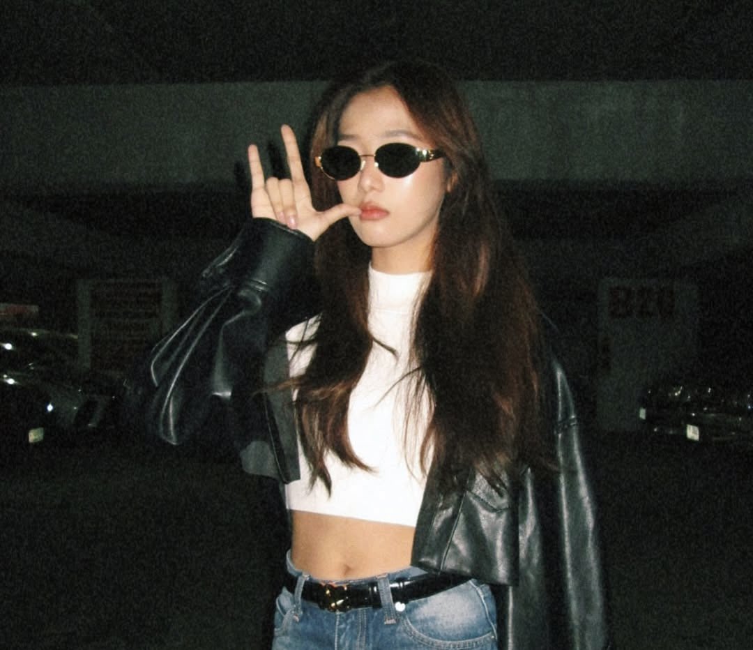 strobefomie's tweet photo. P'racha with sunglasses 😭 https://t.co/Kz7U4iCCIS