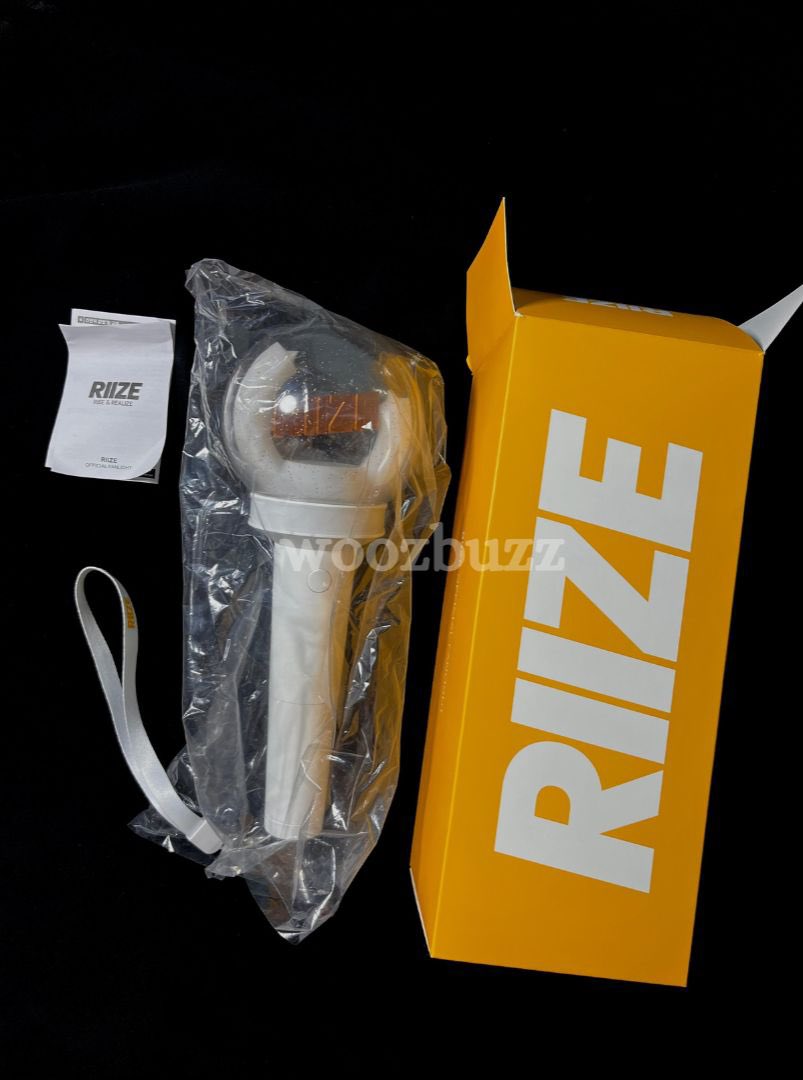 woozbuzzz's tweet photo. WTS LFB LS Riize

✨650k (bersih include packing dll)
✨good condi baru dipake sekali
✨free LS cover crochet (wonbin/sohee)
✨dom jaksel, bisa cod atau shopee (splitpay juga boleh)

dm for more info yaa

#zonauang️ #RIIZE #wts https://t.co/tvP5ifvZSa
