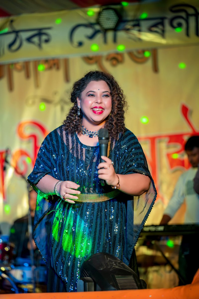 BornaliKalita's tweet photo. Korchung... you were electrifying, energetic rocking. I am still buzzzzzzzing ❤️
These moments will be etched in my heart forever. Blessed to be able to Sing for such lovely People 🎤 🫶♥️🎶
#bornalikalitalive #bornalikalitaliveshows #bornalians #teambk #bklive #highlight https://t.co/jizxRgIqAR