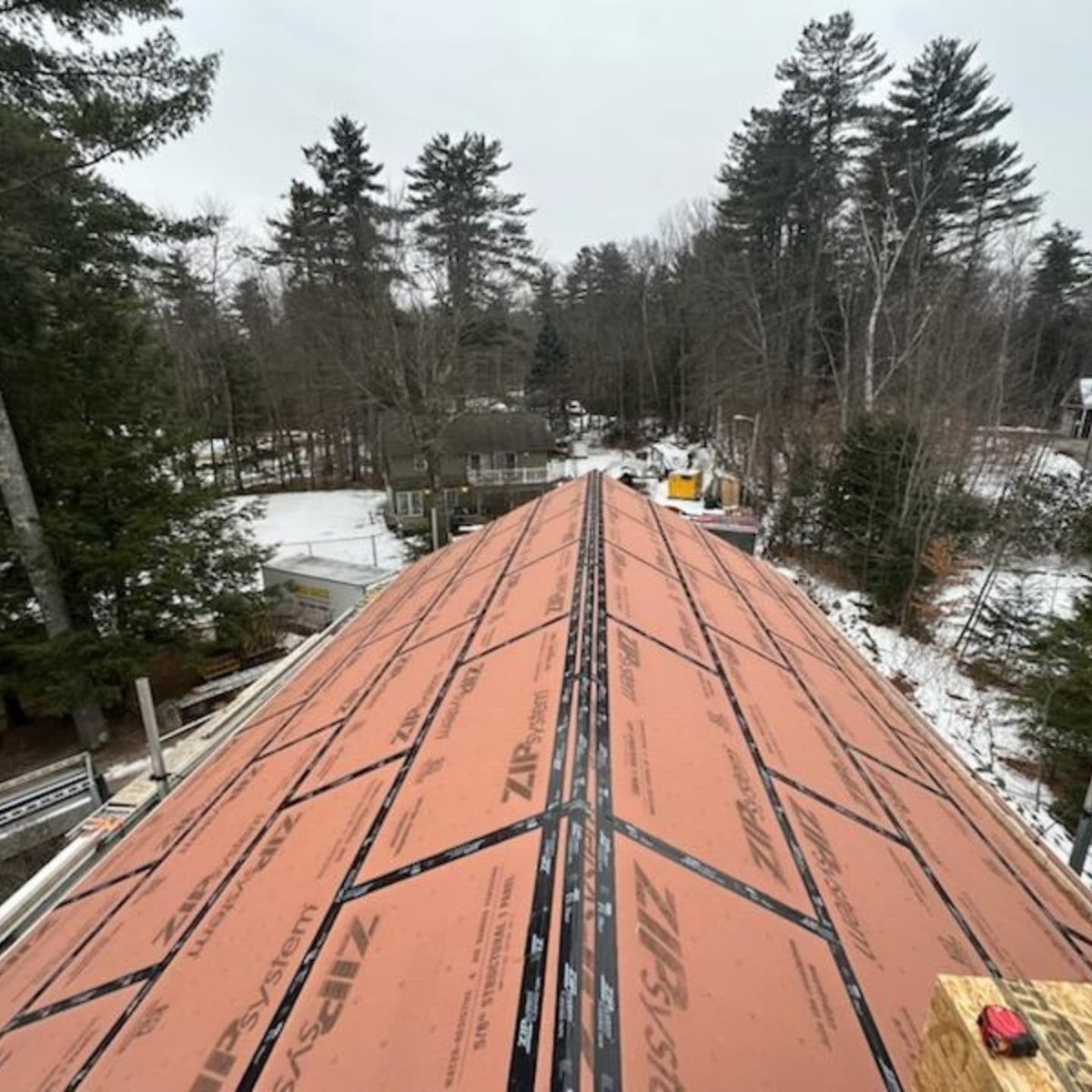 Premierroofnh's tweet photo. Starting the roof today in Meredith NH standing seam and metal shingles. #roofer #drexelmetals #snowguards #NewHampshire #WinterRoofing #GAFMasterElite Premier Roofing LLC 603-202-0309 https://t.co/brmw4MyLYQ https://t.co/f8RbQI4rC1
