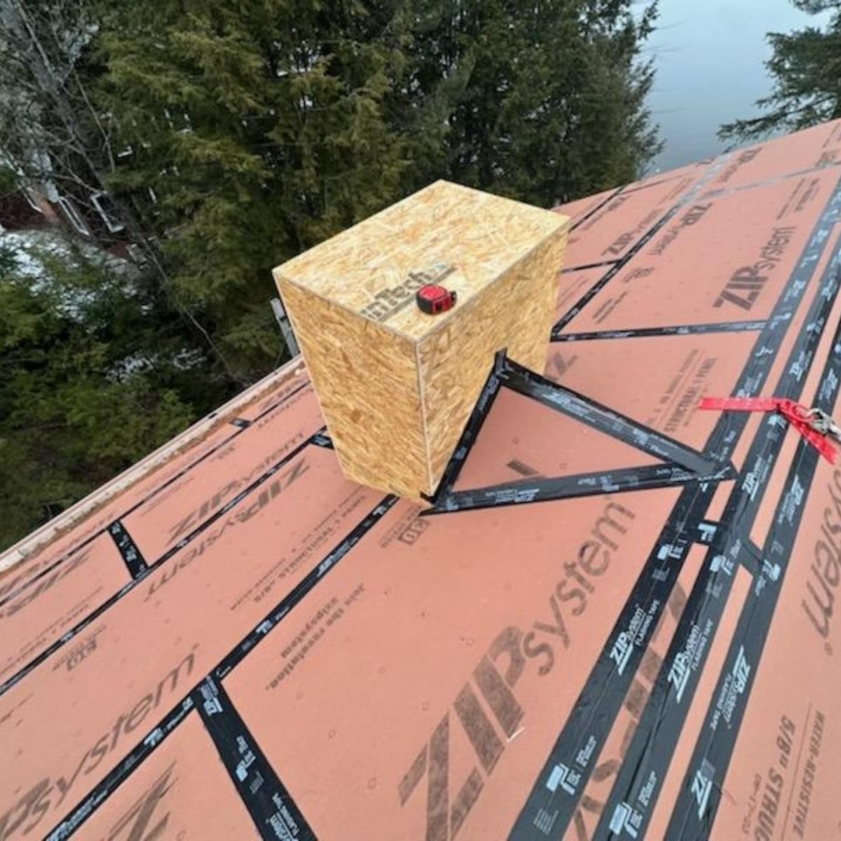 Premierroofnh's tweet photo. Starting the roof today in Meredith NH standing seam and metal shingles. #roofer #drexelmetals #snowguards #NewHampshire #WinterRoofing #GAFMasterElite Premier Roofing LLC 603-202-0309 https://t.co/brmw4MyLYQ https://t.co/f8RbQI4rC1