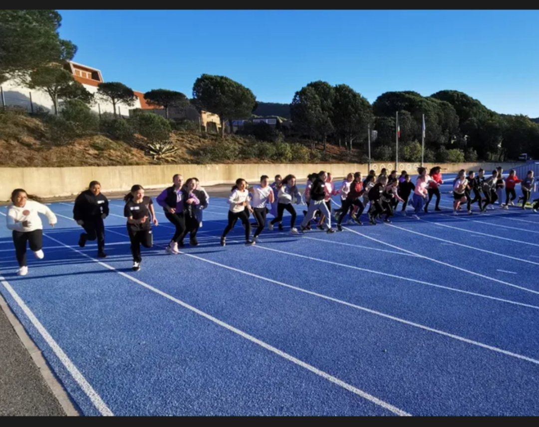 BertyCollege's tweet photo. Nos élèves ont participé à ce moment clé de la vie du collège, le CROSS, le 21 Novembre. Un événement autour des valeurs sportives. Bravo à tous. 👏
@AcademieNice @Unss_Nice https://t.co/w0ASQCz3nz