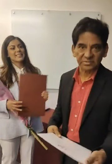 ClaudioOchoaH's tweet photo. Esta mañana en Latinus Diario una exclusiva: 

El gobierno de la CDMX le pagará más de 12 millones de pesos al papá de la coordinadora de comunicación social de la presidenta Claudia Sheinbaum por el concierto de fin de año en el Ángel. https://t.co/bNd0D8PvnK