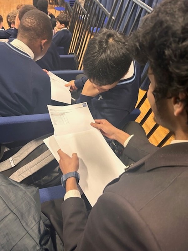 BournvilleSch's tweet image. A very successful mock results afternoon for Y11 last Friday, as Mr Beaufoy replicated what it will be like for them in the summer.  Students reflected on their successes and on what they now need to do leading up to their actual GCSEs exams in the summer.  #GCSEs #dedication