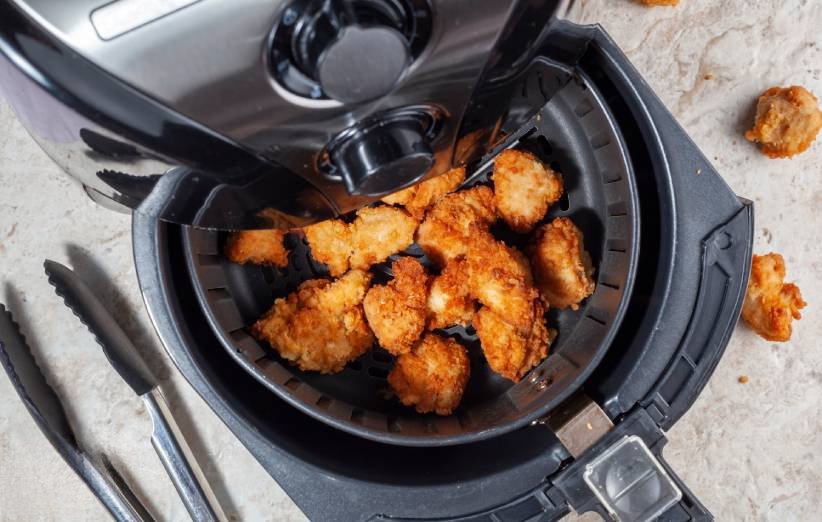 من تا غذا تو روغن سرخ نشه ازش روغن چکه نکنه از گلوم پایین نمیره
این ادا بازیا چیه اخه