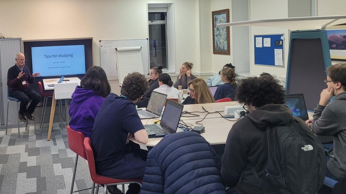 ✨ Skills Session Supports #UCJ Students with their Studies✨ 

This term, our students were joined by Andrew Wilson and Dr Sue Le Masurier who shared skills and tips to support learning.

Students say the sessions have been "really helpful" with their skills development.