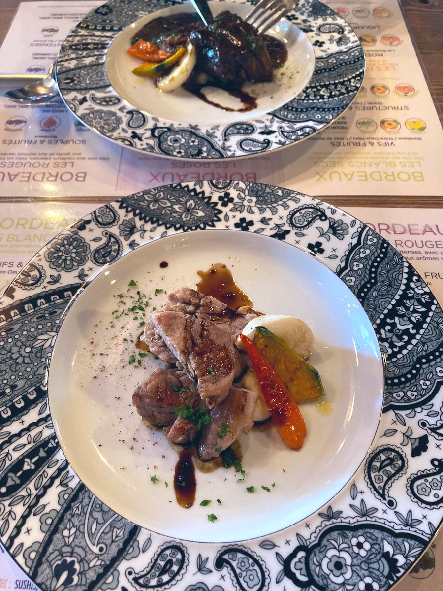 enkoto_'s tweet photo. 最近バタバタしすぎてます、、
少し前だけど、まいまざーとでーとしてきたわよ🫶
そして歌の発表会でいただいたお花だわよ💐✨ https://t.co/AjqdA6BLmU