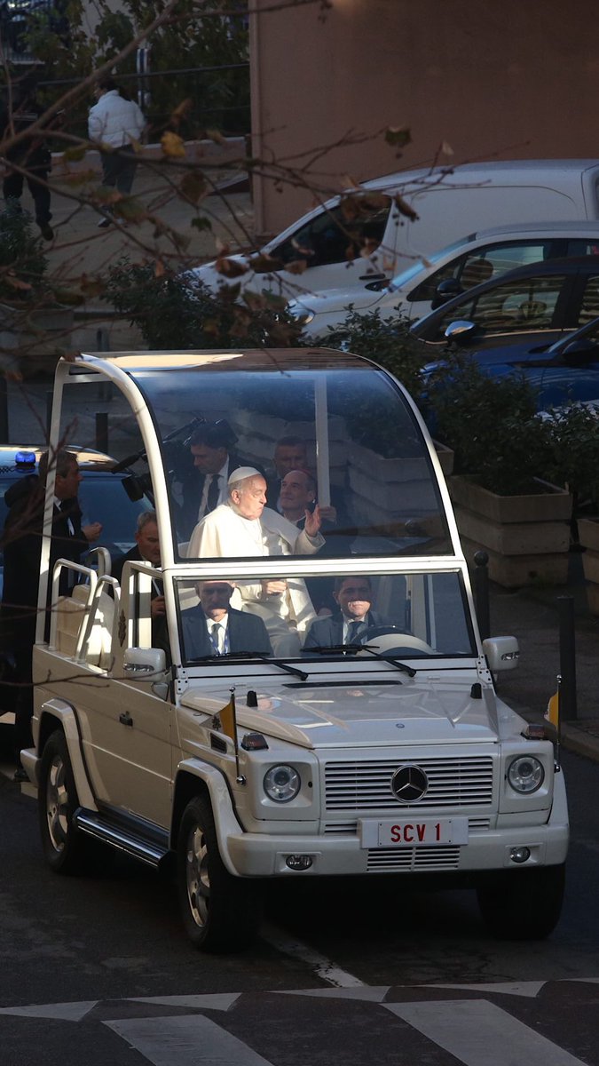 Lumière Divine Papa Francescu 🙏🙏❤️