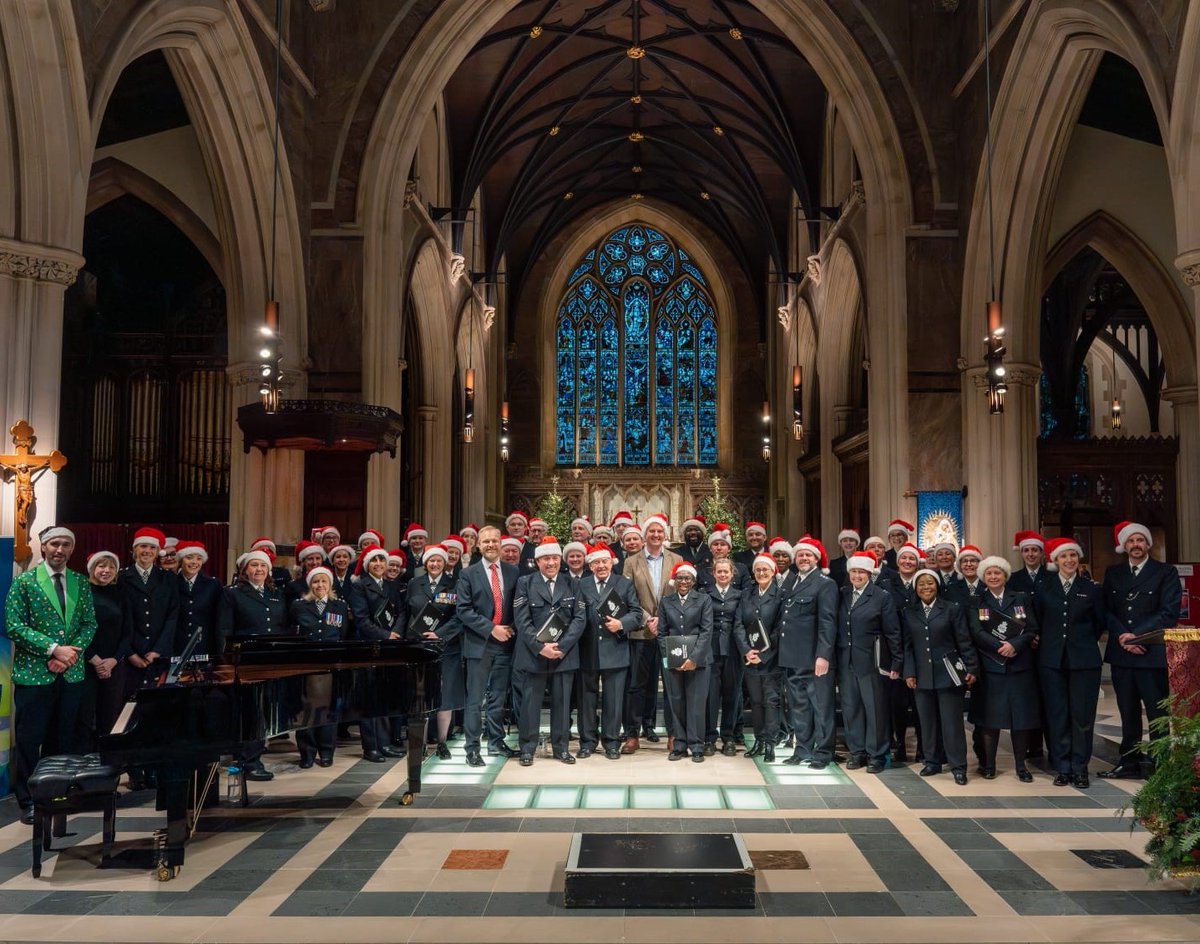 Our two Christmas concerts last week were a sell out and hugely enjoyable to perform! We thank all who came including Assistant Commissioner Matt Jukes and our sponsors <a href="/metfriendly/">Metfriendly</a> and <a href="/BMT_Global/">BMT</a> without whom no concerts are possible... Merry Christmas to you all from all of us