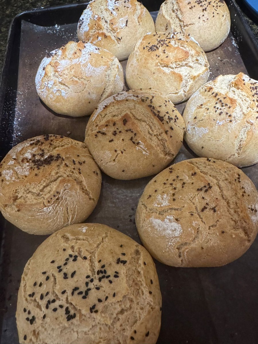 NoningtonFarms's tweet photo. The fruits of #Harvest24 50:50 split of strong white & Wholemeal Old Kent Red Heritage wheat, dipped in a freshly made vegetable soup (grown on the farm) @Jackscottkent 100% self sufficiency #BuyLocal @ProducedinKent #LocalFoodEconomy https://t.co/vXiodkDLge