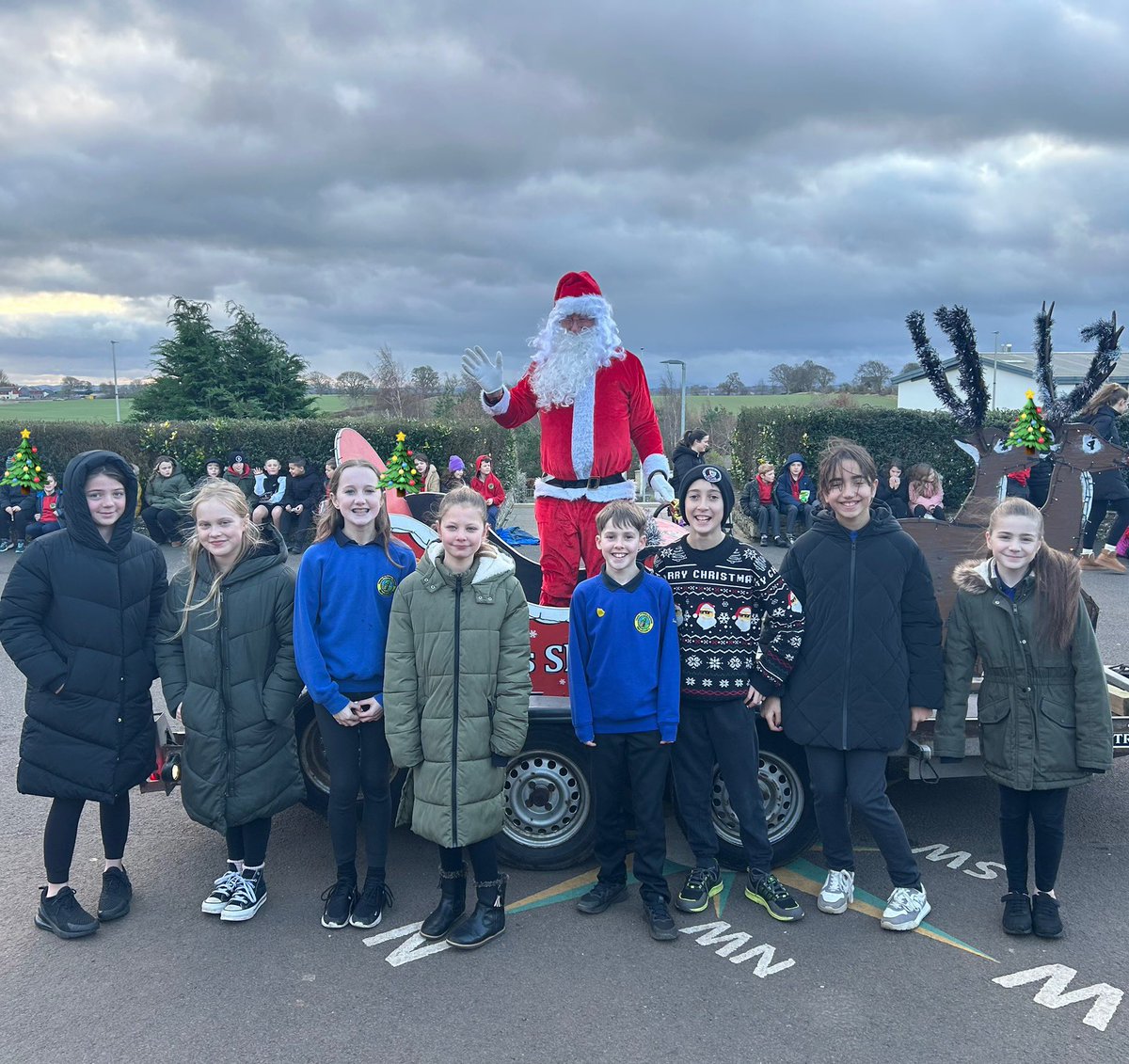 A special visitor this morning 🎅🏼 thank you to P7 House Captains for helping to hand out gifts to each class 🎄