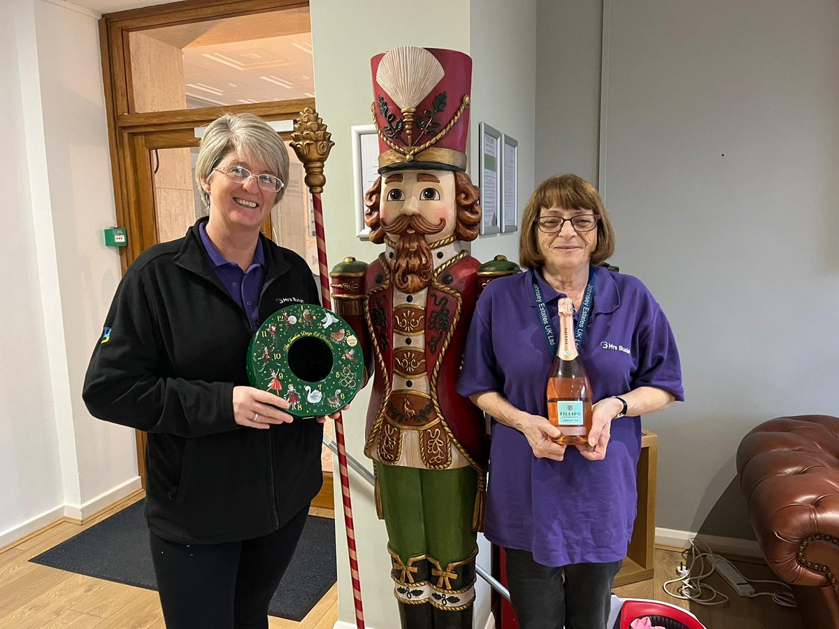 Mrs Buckét Cleaning tweet media