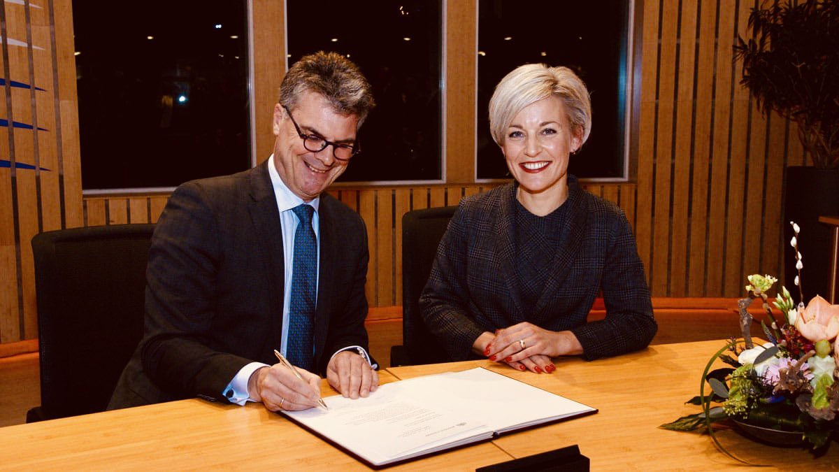 irismeerts's tweet photo. Vandaag precies 5 jaar geleden werd ik geïnstalleerd als burgemeester van de prachtige @GemWbDuurstede. Heel veel dank voor jullie vertrouwen en samenwerking in de afgelopen jaren, op naar de volgende ❤️
#jubileum #burgemeester #langbroek #cothen #wijkbijduurstede #dankbaar https://t.co/OoXVxtP2vg