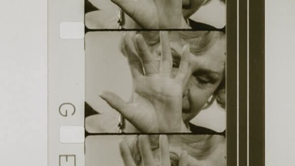 [ENTRETIEN] À l’occasion de la sortie du passionnant documentaire consacré à la cinéaste propagandiste officielle du régime nazi, Leni Riefenstahl (“Leni Riefenstahl, la lumière et les ombres”), nous avons rencontré Andres Veiel, son réalisateur : 
fichesducinema.com/2024/12/entret…