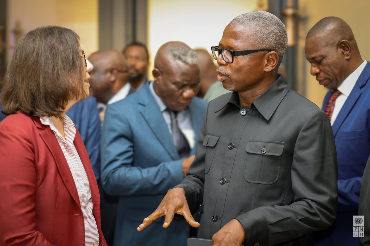 DamienMama's tweet image. La #RDC, avec 10 % des réserves mondiales d’eau douce et un rôle stratégique en Afrique, marque une avancée majeure vers l’#adhésion à la Convention sur l’eau. Lors de l’atelier national d’information sur ce processus, présidé par Mme @Evebazaiba, j’ai eu le plaisir de réaffirmer