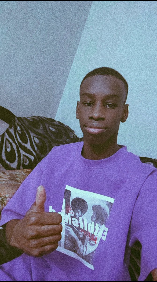 تبيني ابتسم؟                                       اببتسم