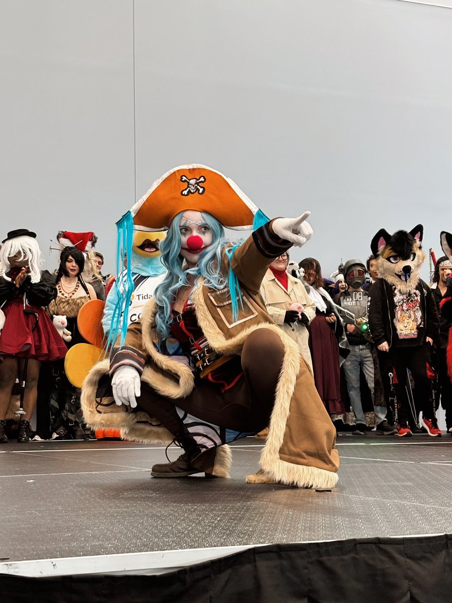 KaybeeCosplays's tweet image. first ever cosplay contest! 
whose your favorite one piece character? 🤔 

@OnePieceAnime @OceanCityComic #cosplay #comiccon #onepiece #buggy