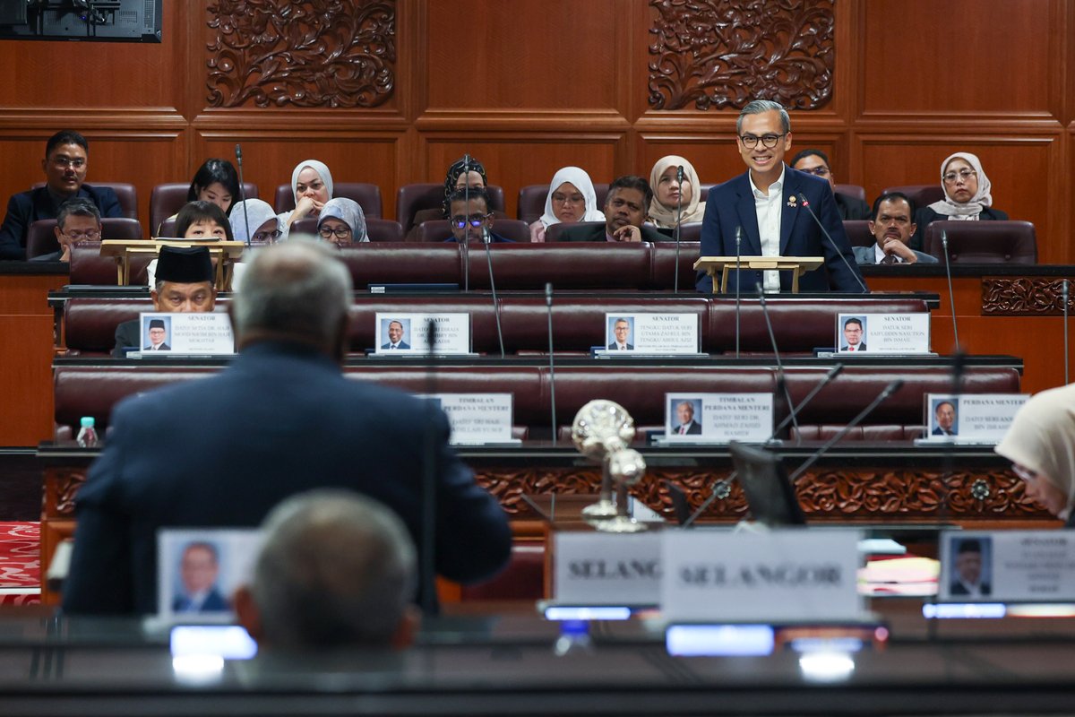 fahmi_fadzil's tweet photo. Alhamdulillah, Rang Undang-undang (RUU) Akta Komunikasi dan Multimedia Malaysia (Pindaan) 2024 diluluskan oleh Dewan Negara hari ini.

Kerajaan MADANI akan terus memastikan ekosistem rangkaian internet lebih selamat untuk semua pengguna, terutamanya kanak-kanak dan keluarga. https://t.co/XfMvSneEcv