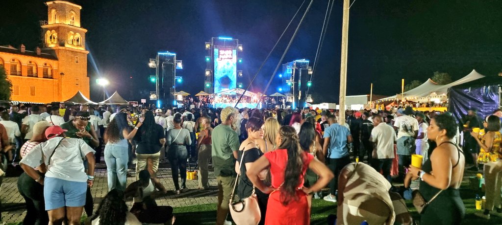 TruthOrPeace_'s tweet image. Big big shout out to francis mercier and Desiree, they understood the assignment #DeepInTheCity