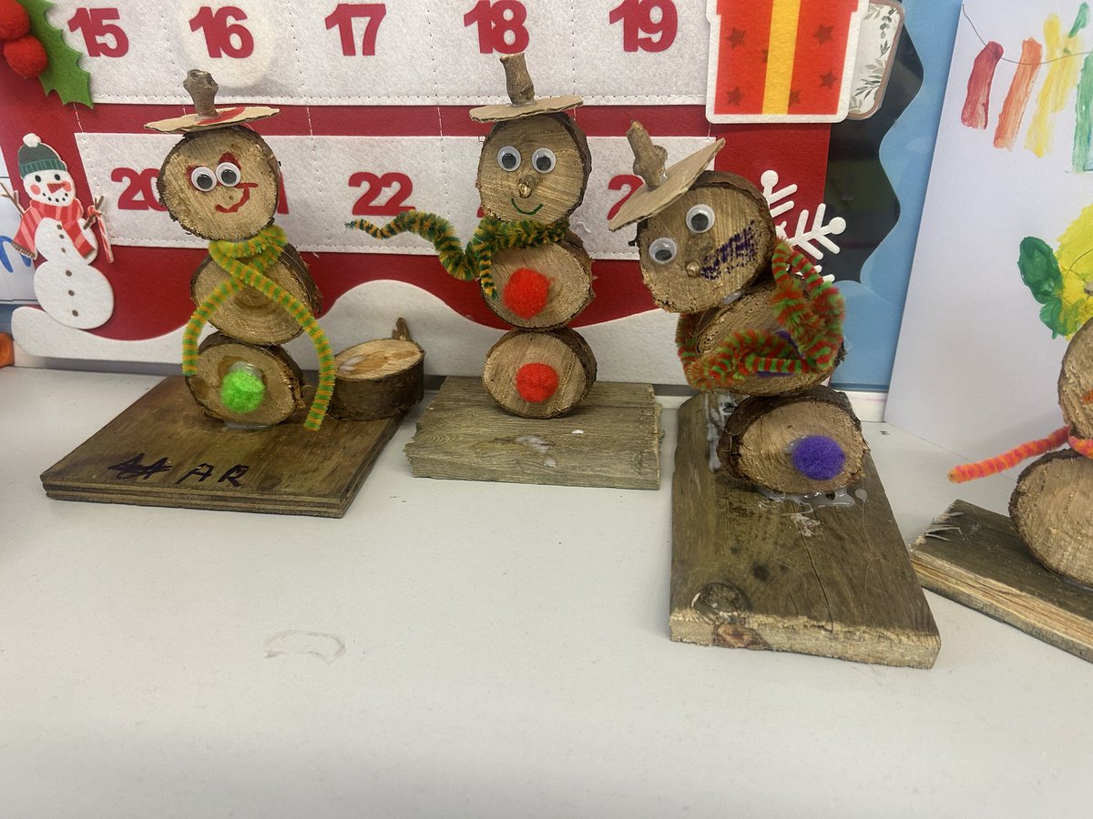 AWardEng1's tweet photo. Fantastic wooden snowmen and Christmas cards made by Dolphins class @EngageAcademyUK @EthosAcadTrust https://t.co/yuzqlSP2wI