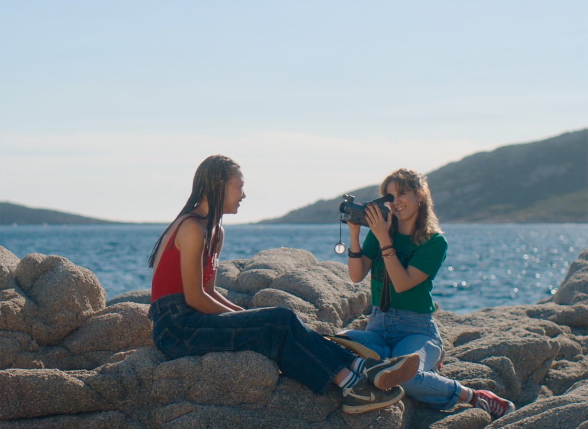 DreamsCelluloid's tweet photo. We're glad to announce the acquisition of LES IMMORTELLES by Caroline Deruas Peano!

A film produced by La Féline Films and Les Films de la Capitaine.
In co-production with Possibles Media and Les Films de Force Majeure.
Starring Léna Garrel, Louisa Aura and Aymeric Lompret. https://t.co/tE2ZbKJsd1