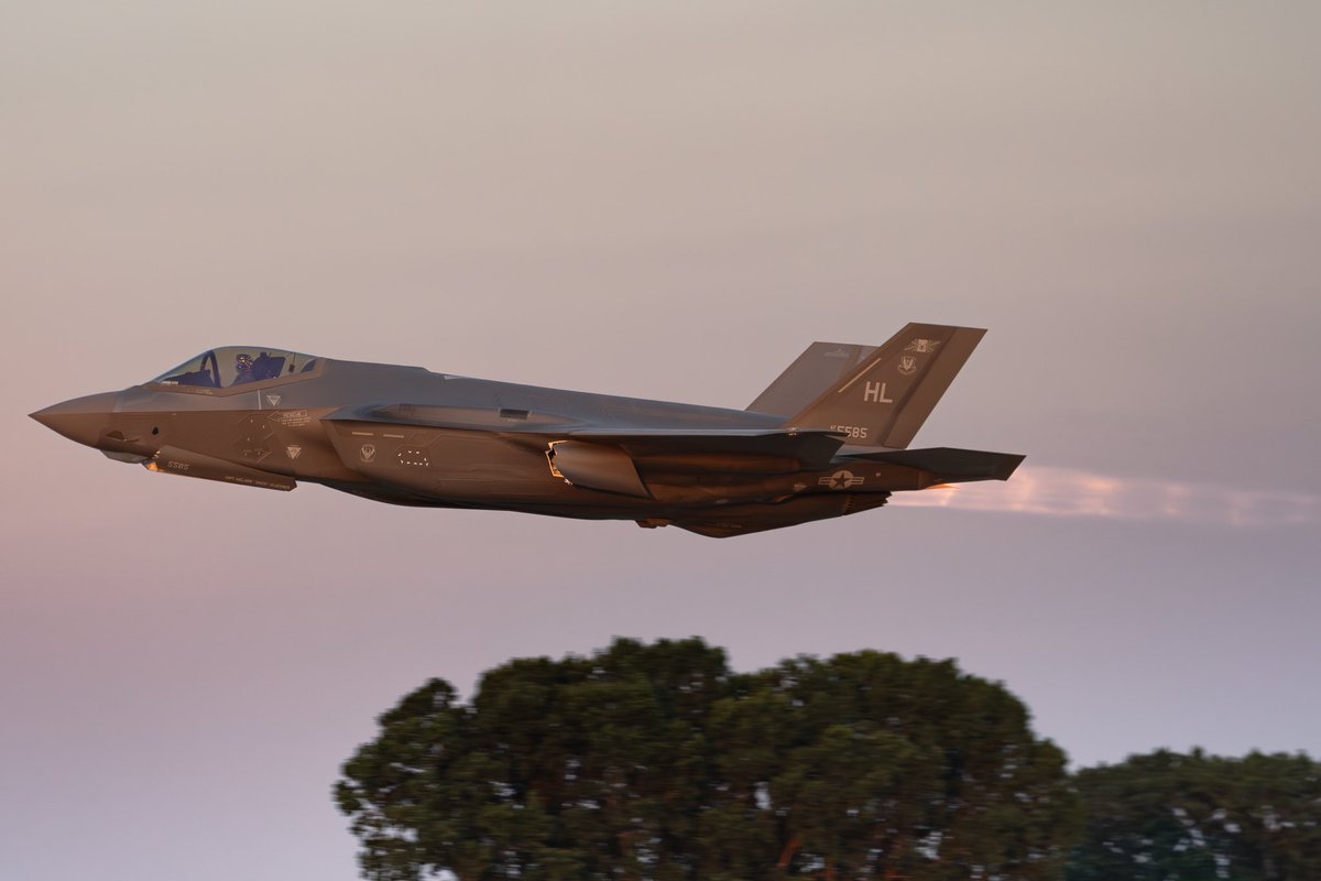 tcavphoto's tweet photo. Heard a very cool jet had a birthday yesterday… https://t.co/QahJlXm3Mf