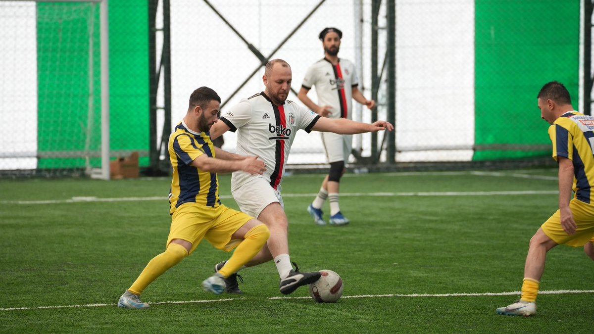 ArnavutkoyBel's tweet photo. Arnavutköy’de dostluk, heyecan ve spor bir arada! ⚽️ Kurumlar Arası Futbol Turnuvası Vadipark Halısahada Centilmence devam ediyor. Kazanan dostluk olacak.🏆👏

#SporlaBirlikte #MustafaCandaroğlu
 #ArnavutköyHayatBurada https://t.co/6EEtKCKfb2