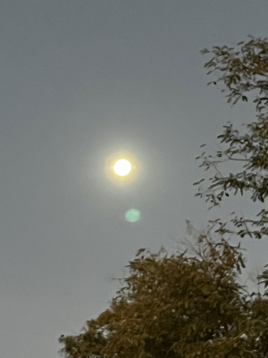 Haiku4Hillary's tweet photo. took this picture of the moon and caught what looks like a UFO 😱 

can anyone explain this?? https://t.co/W2eJ6SQHgM