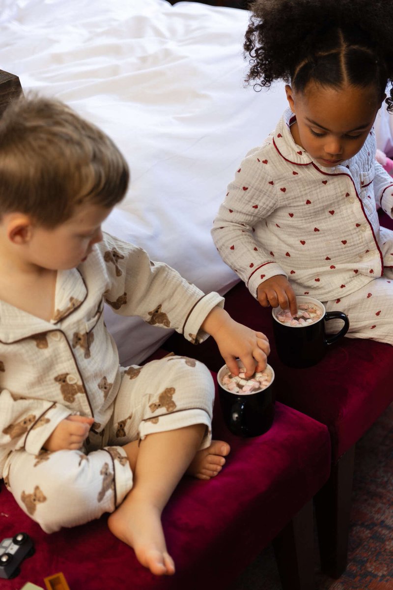 TheFoleyHotel's tweet image. As this schools begin to wrap-up this week, cosy, Christmassy sleepovers (the kind with hot chocs and new PJ’s) are on the horizon. 

#FamilyFriendly #PubwithRooms #Claygate