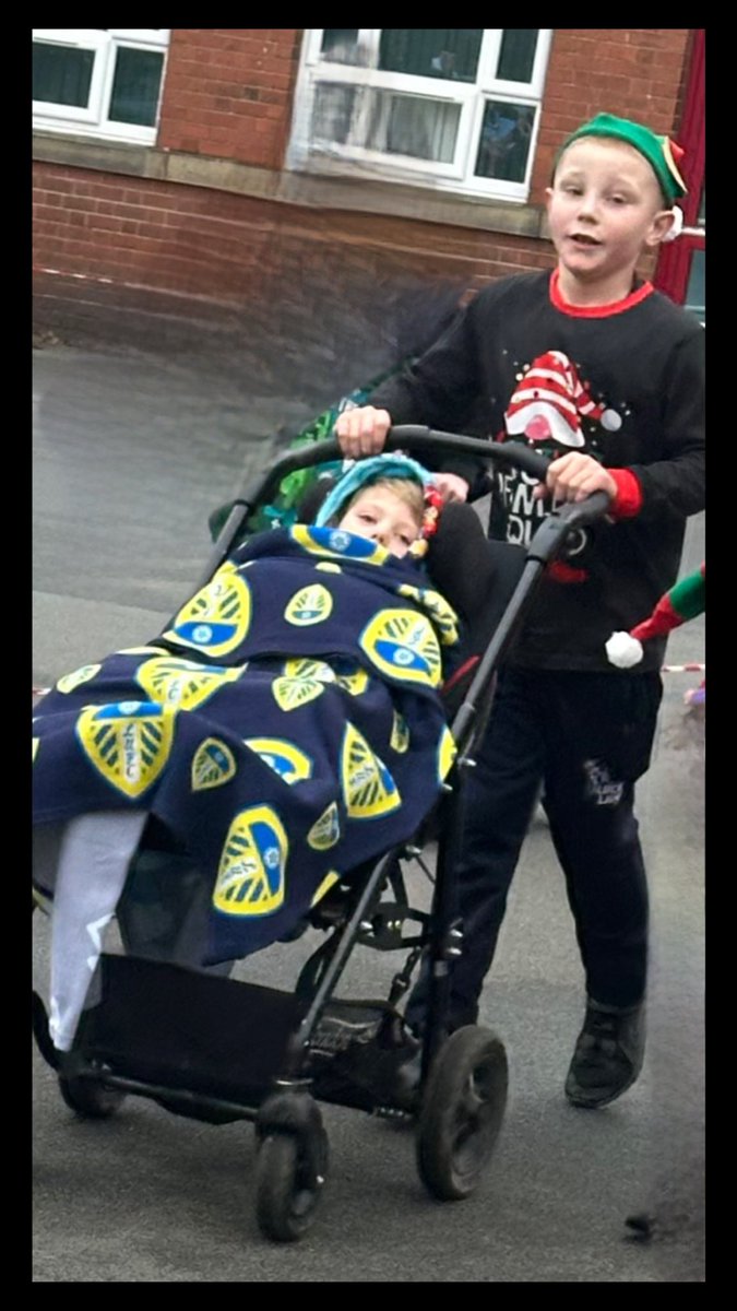 Trent &amp; Jakey loved the Elf run this morning. @Threelaneends 🧝🏽🏃‍♂️. 🎄
