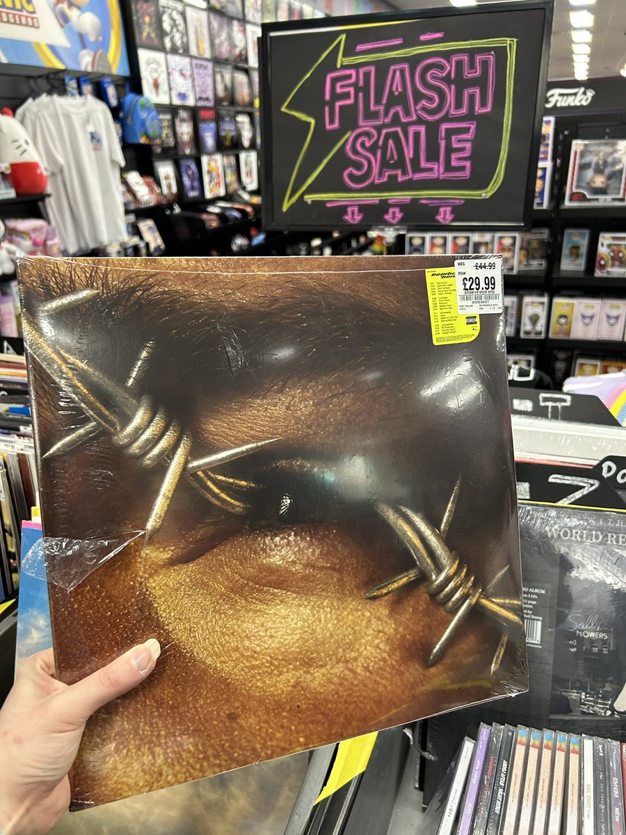 hmvSunderland's tweet photo. Our big sale on CD and vinyl has been extended ‼️💿 Come by and get your faves or a special gift for someone, we’re open until 7pm @BridgesSund #hmv #hmvsunderland #hmvlovesvinyl #hmvcrazydeals #hmvforthefans https://t.co/XmtjzvlNhT