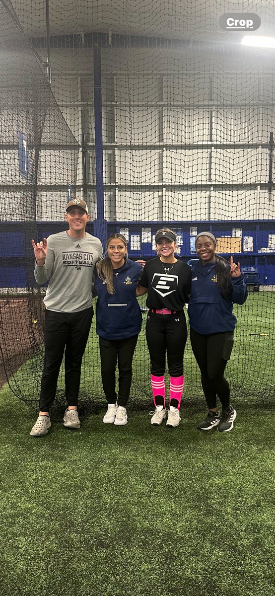 BrookeSeppi99's tweet photo. I had a great time at UMKC’s elite prospect camp. Thank you so much for the invite! I met some amazing coaches and made some new friends! Thank you for your time, instruction and feedback!
#Roosup @KStokes10 @CodyBarham @Josie_Tofpi @UMKC https://t.co/EKbQejbKww