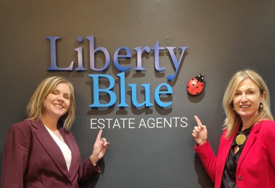 Tweetinggoddess's tweet photo. Such a lovely morning visiting @LibertyBlueEA and catching up with @ReginaMangan https://t.co/TpULQU0dYR
