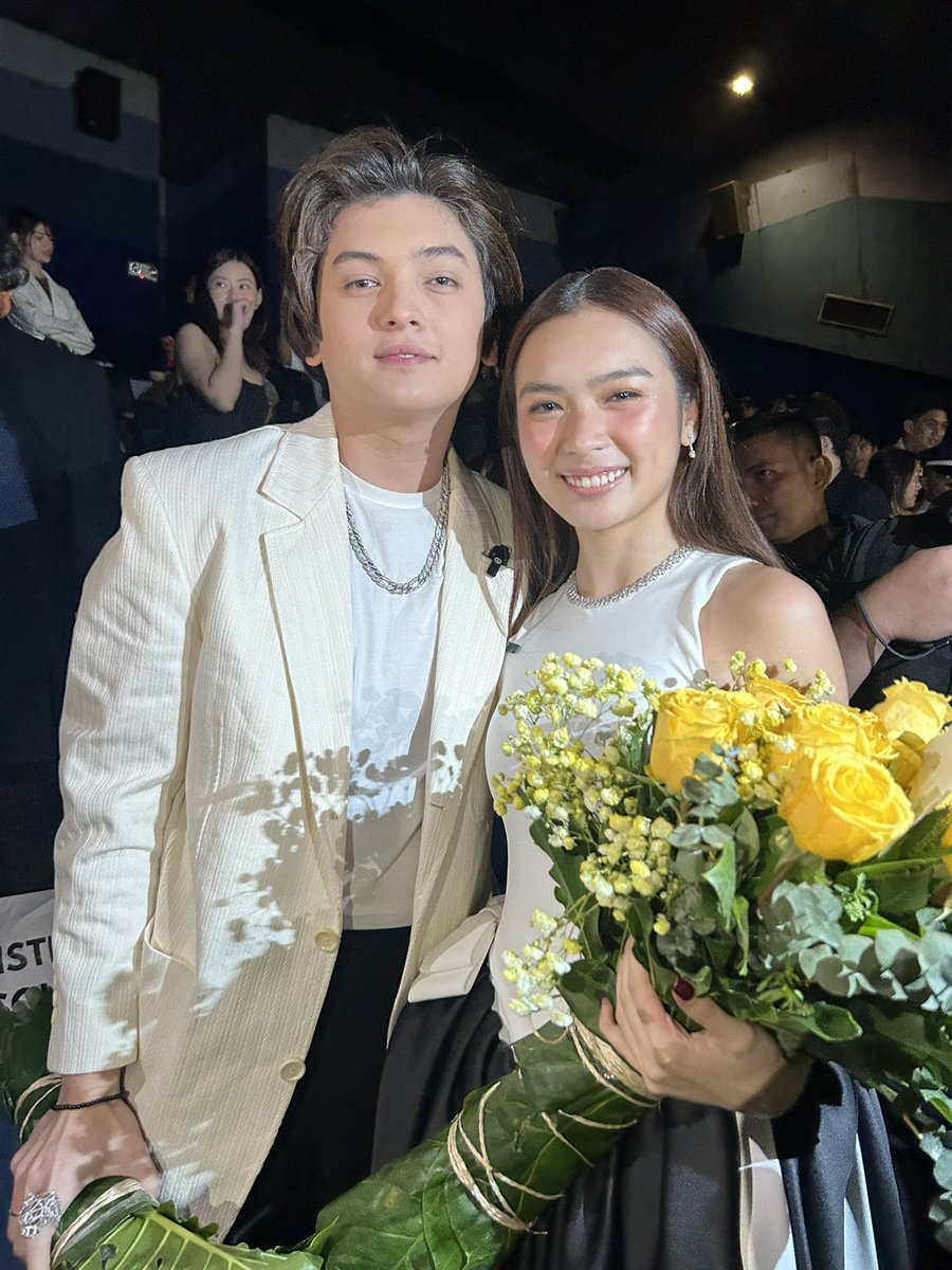 inquirerdotnet's tweet photo. THE FRANSETH GLOW ✨ 

LOOK: Francine Diaz and Seth Fedelin were all smiles as they posed for photos during the premiere night of the 2024 Metro Manila Film Festival (MMFF) entry “My Future You.” | @HMallorcaINQ 

Visit https://t.co/SJREtQ9HPf for more updates and stories. https://t.co/q5VpkVoTla