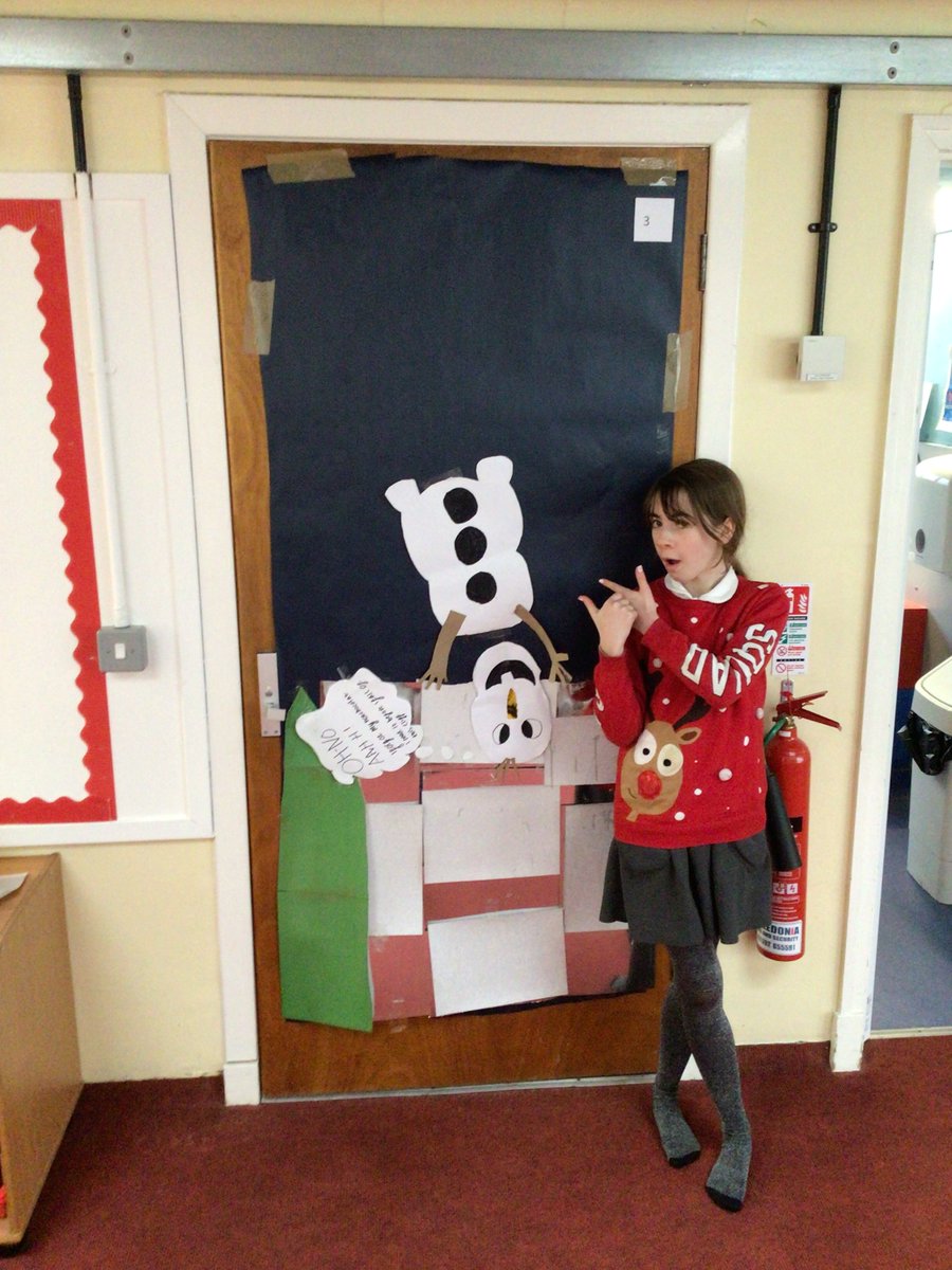 StronePrimary's tweet photo. Some of our festive doors on display. Congratulations to our winner! https://t.co/lfNmPPv8DE