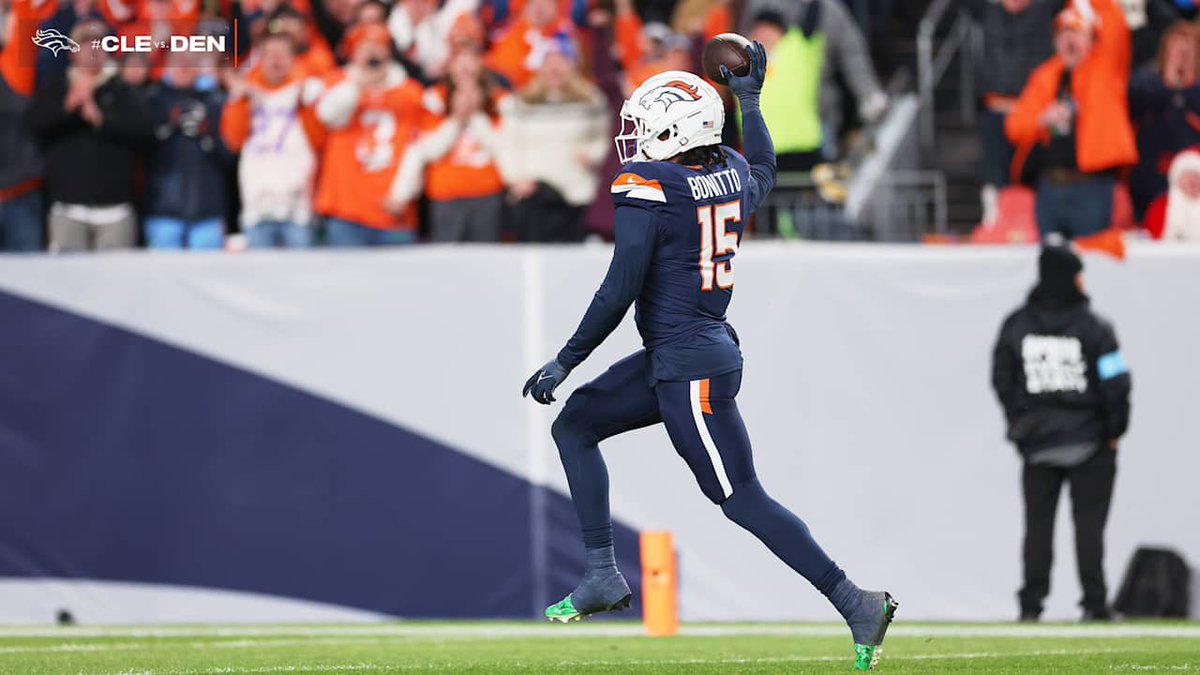 BlueridgeBronc1's tweet photo. #BroncosCountry #NFLDPOY https://t.co/4WudVIxyde