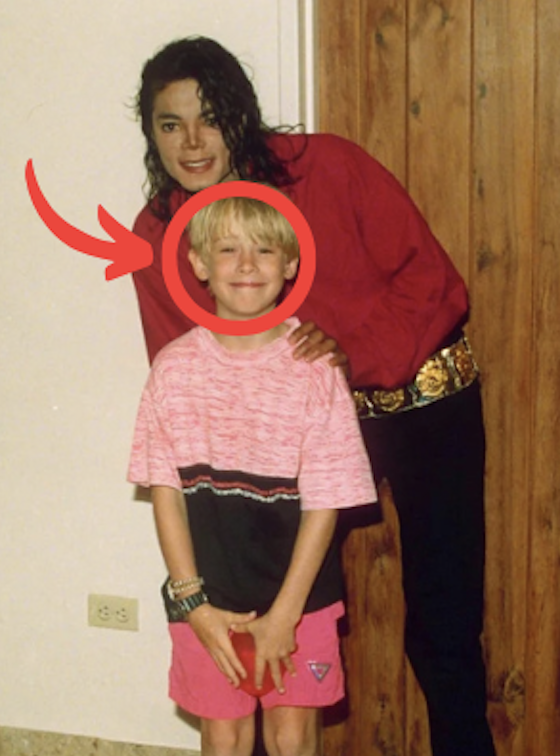 asdasdsadd234's tweet photo. You all know who Macaulay Culkin is…

But I bet my life savings you don’t know his full dark story.

The most famous kid in the world faced abuse, a selfish dad, and battles with dr*g addiction.

Here’s the full story (it will shock you): 🧵 https://t.co/ZJP1OkAX7S