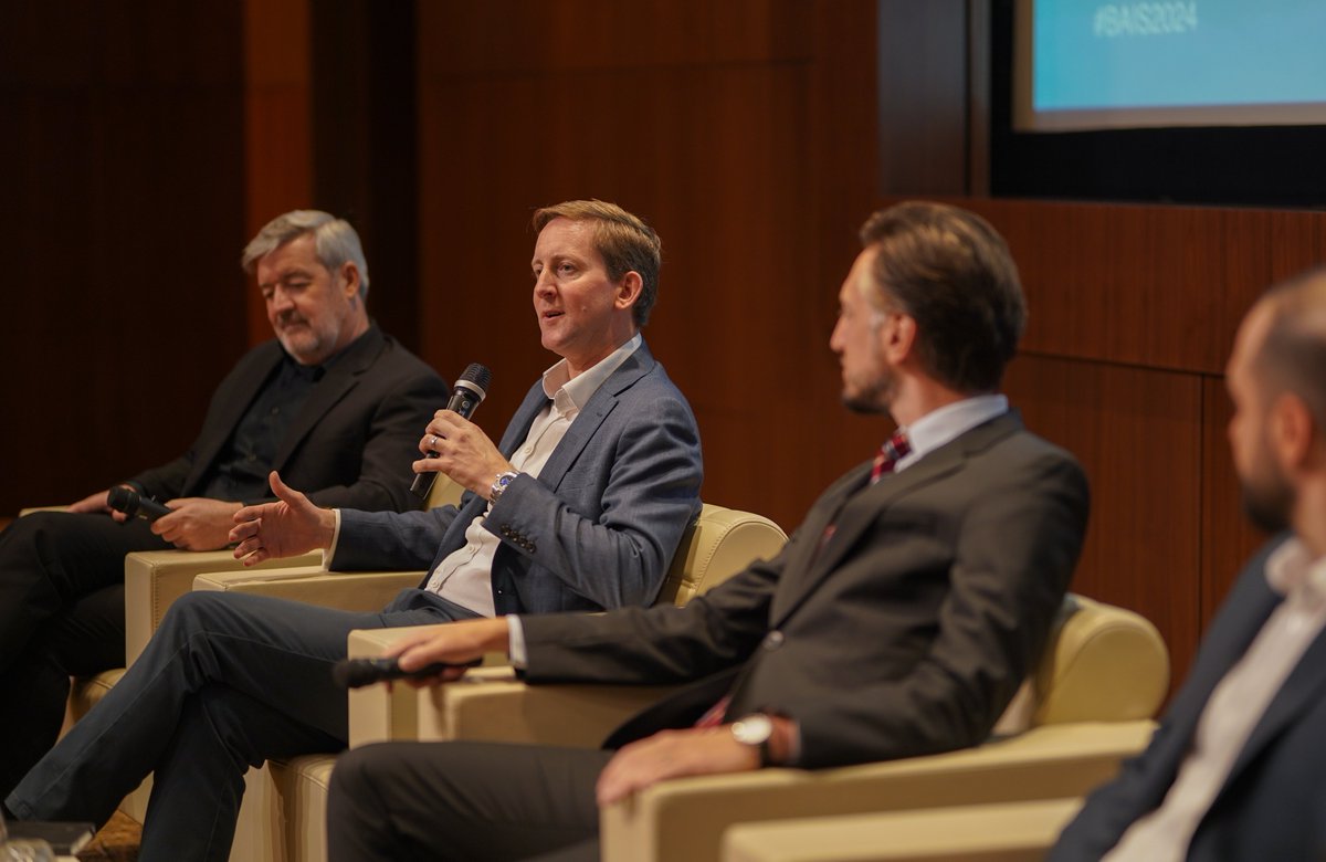 Deus X Pay tweet media