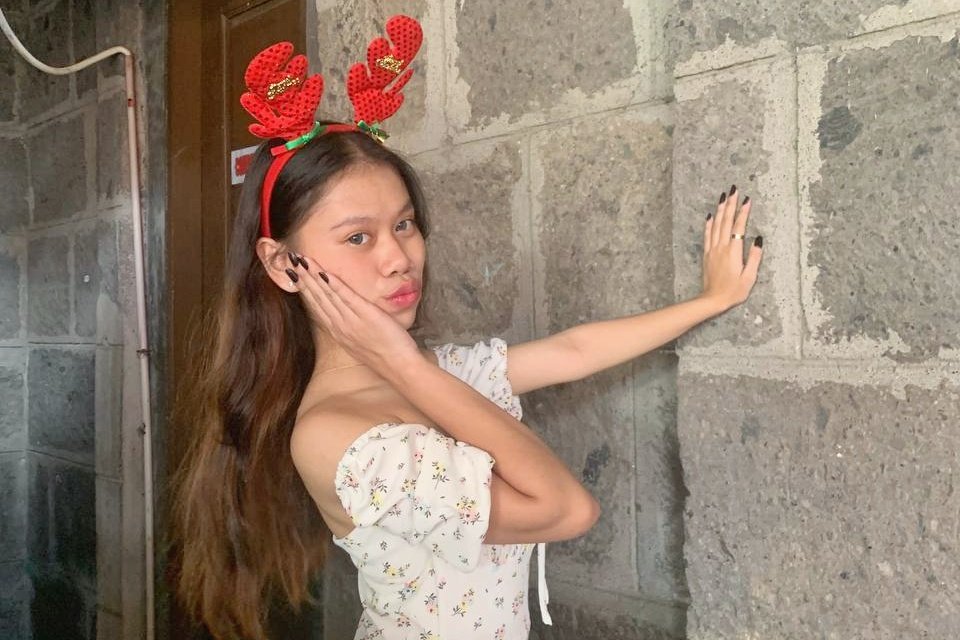 pjzie's tweet photo. Christmas is just around the corner. 🎄❤️ #SEVENTEEN
#CARATSelcaDay #CSD @pledis_17 #CARAT_SELCA_DAY https://t.co/91Wf6P3XKm